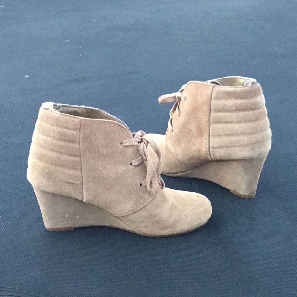 Dolce Vita Ankle Wedge Boots - Picture 4 of 8