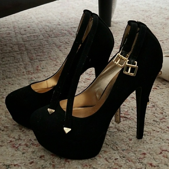 Heels - Picture 1 of 1