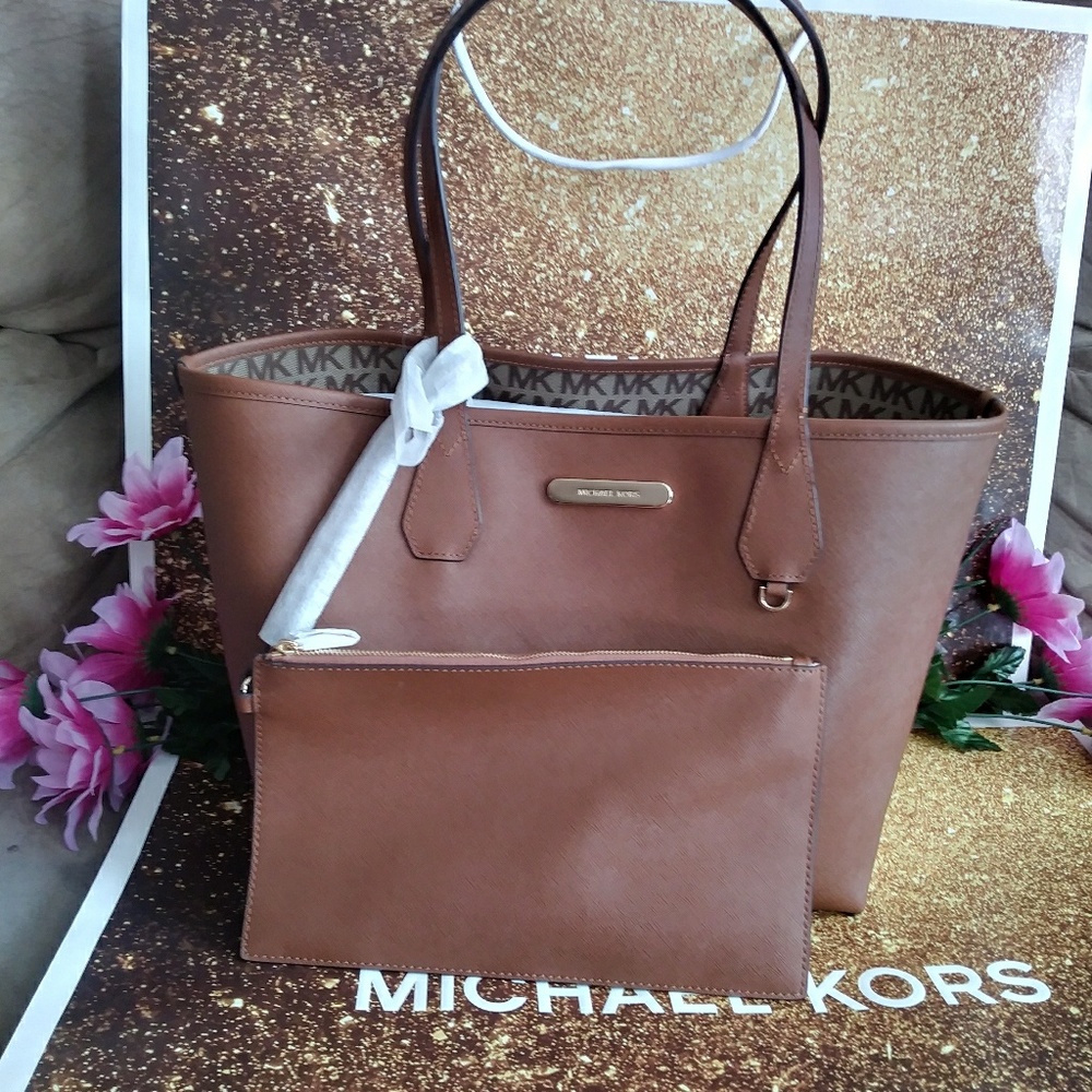SOLD 🎀NWT Michael kors tote shoppers purse bag - Picture 2 of 8