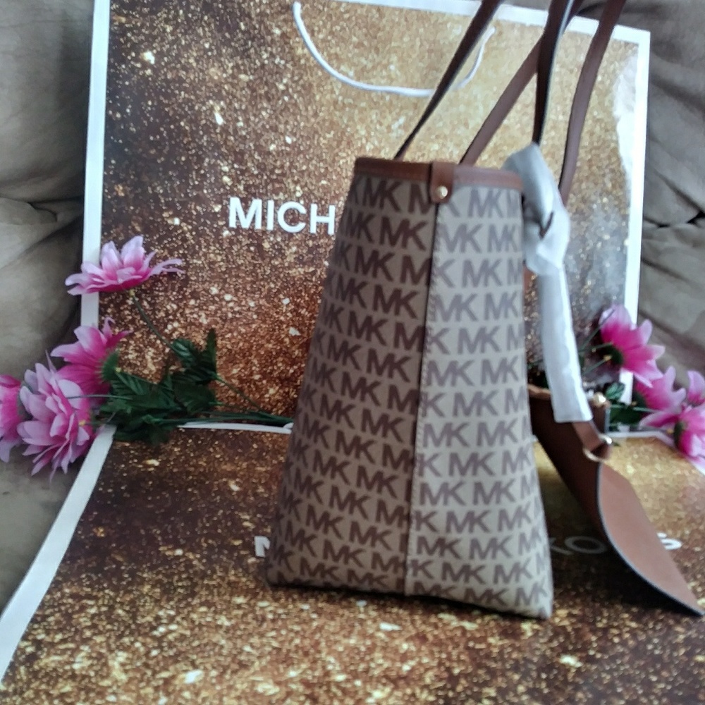 SOLD 🎀NWT Michael kors tote shoppers purse bag - Picture 7 of 8