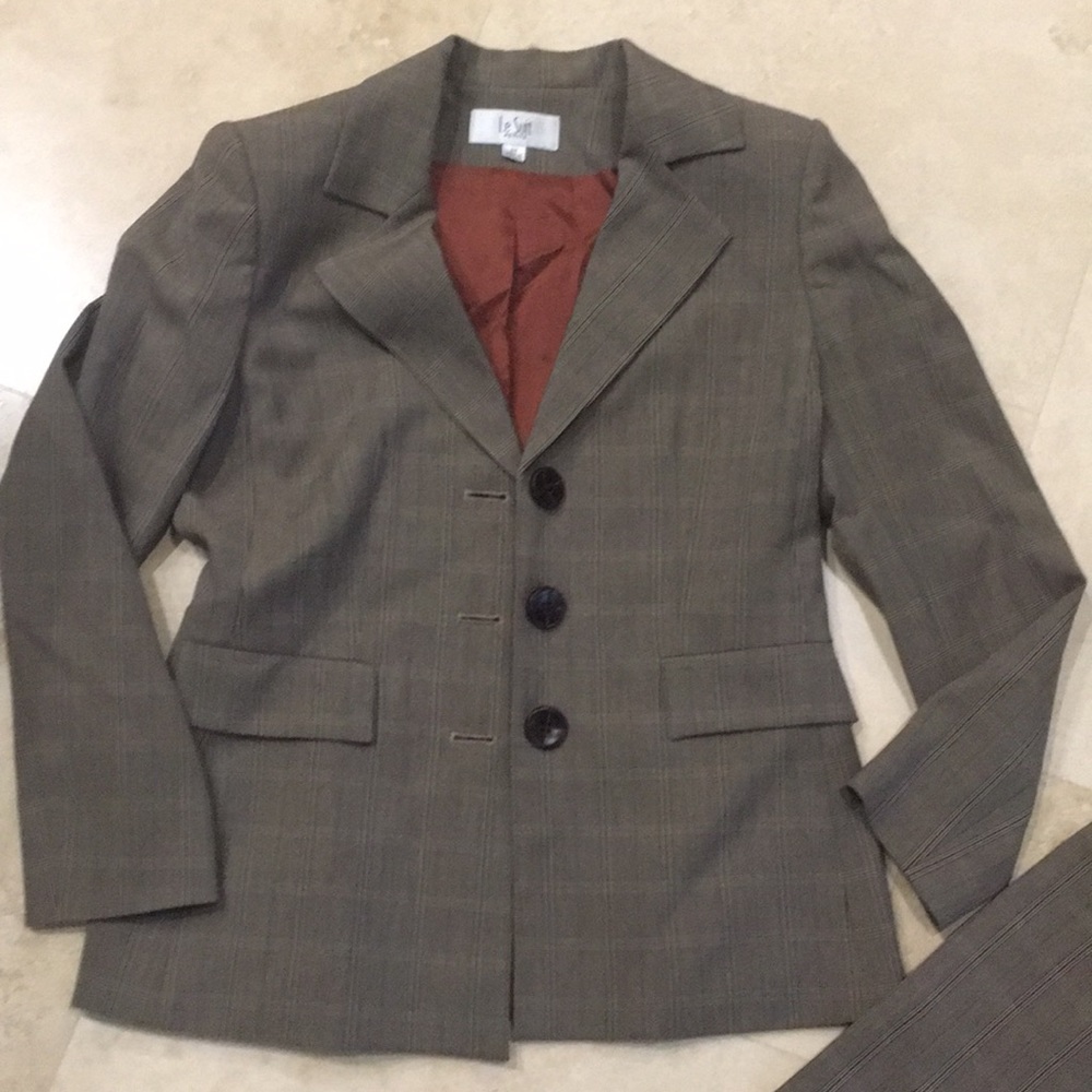 Woman's Suit- lined trousers, wide pants