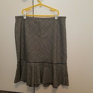 New WHBM professional skirt sz 10