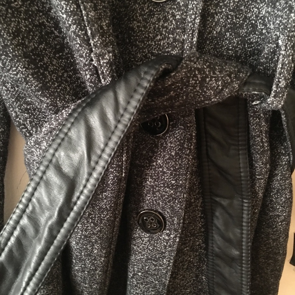 Woman jacket - Picture 2 of 5