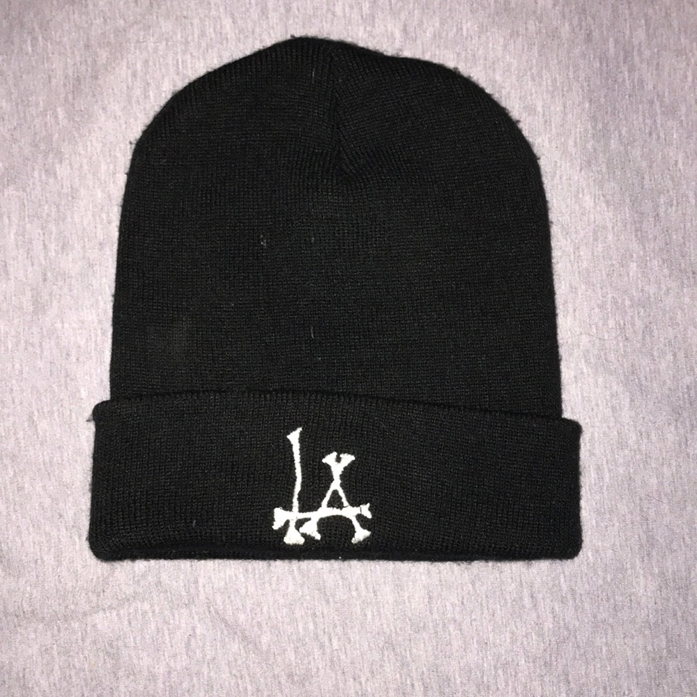 Brandy Melville LA beanie