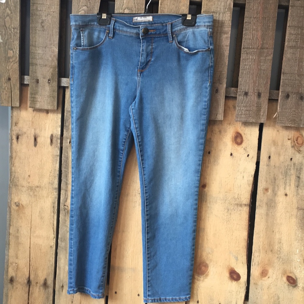 Free People Cropped Jeans Waist 31