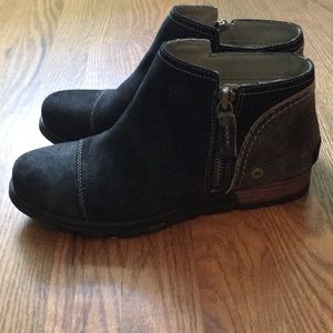 Sorel Short Zippered Boot