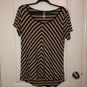 **NWNT** Lularoe classic T