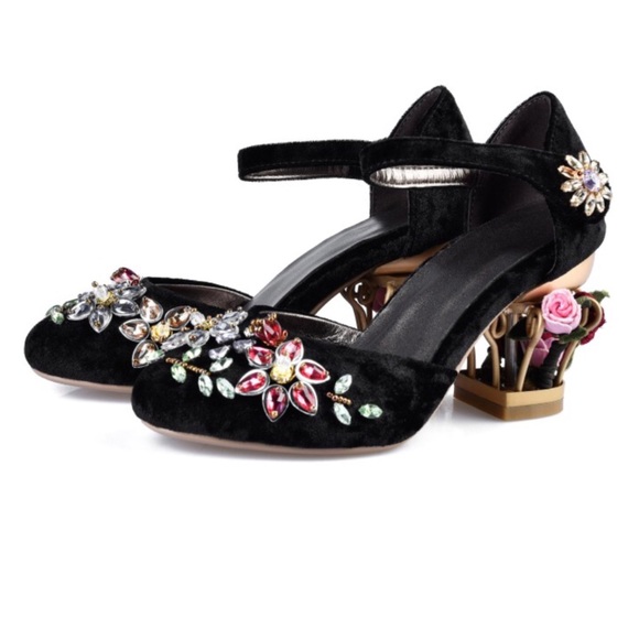 ‼️SALE‼️Handmade Black Velvet Mary Jane Cage Shoes - Picture 2 of 6