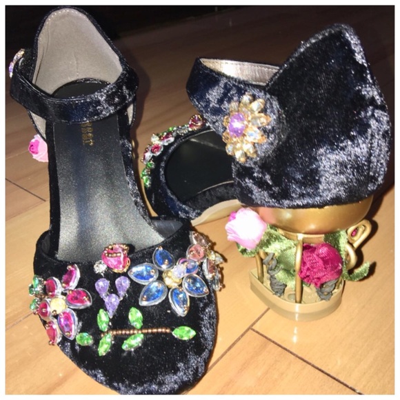 ‼️SALE‼️Handmade Black Velvet Mary Jane Cage Shoes - Picture 5 of 6