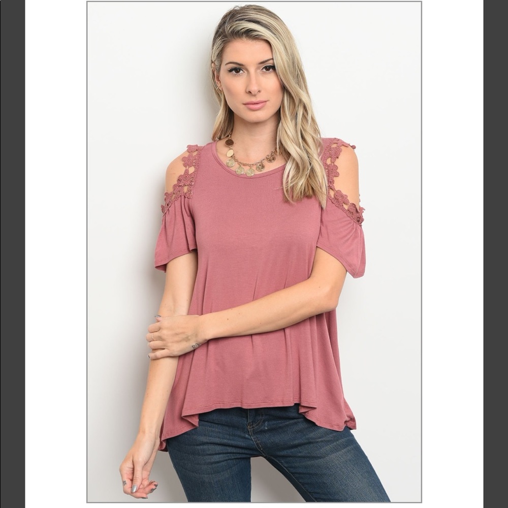 Cold shoulder lace Top