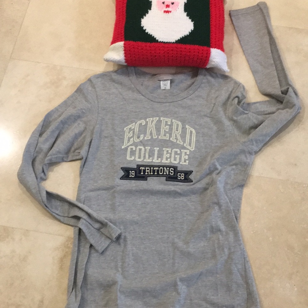 Eckerd College woman's XL long sleeve T-shirt
