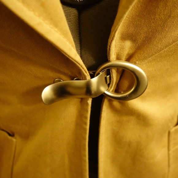 VINTAGE Tan Coat - Picture 2 of 8