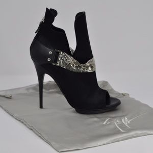 NWOT GIUSEPPE ZANOTTI OPEN TOE BOOTIES SHOES