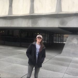 Meet your Posher, Kayla