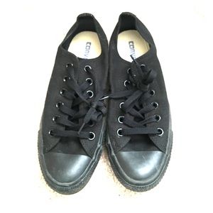 Black ALL STAR CONVERSE low tops
