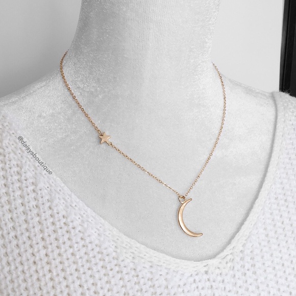 ❤️ONE LEFT❤️ gold moon and star necklace - Picture 2 of 3