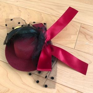 Mini red hat hair clip with veil/bow and feathers