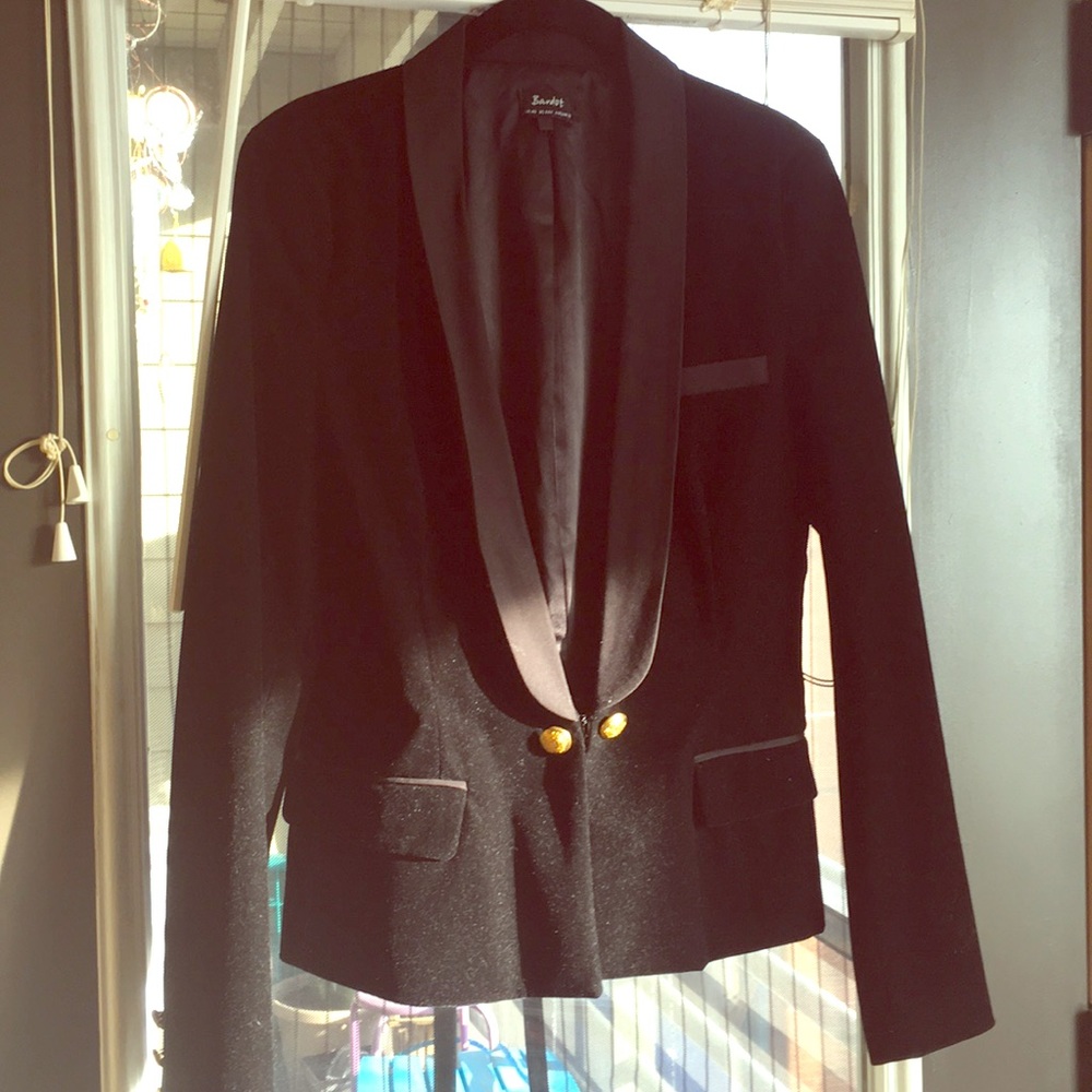 Women’s satin and velvet black suit jacket