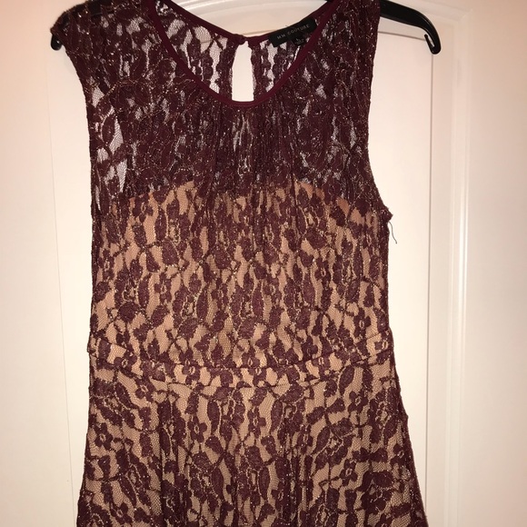 Lace dress - Picture 1 of 6