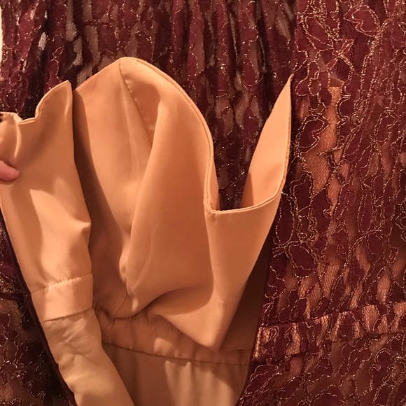 Lace dress - Picture 5 of 6