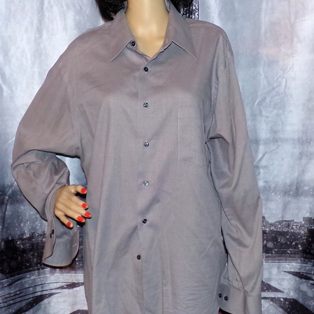 Van Heusen Gray Dress Shirt Wrinkle Free Size XL 34/35 Neck 17