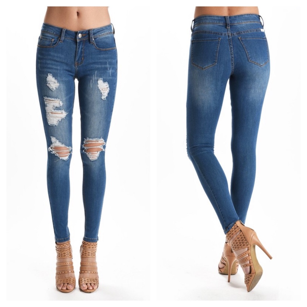 Distressed skinny jeans