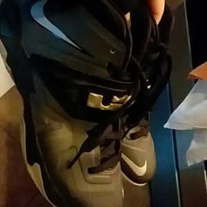 Nikes soldier 7s all gray