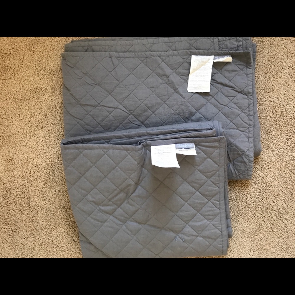 Land of Nod twin bedspread x1 Grey