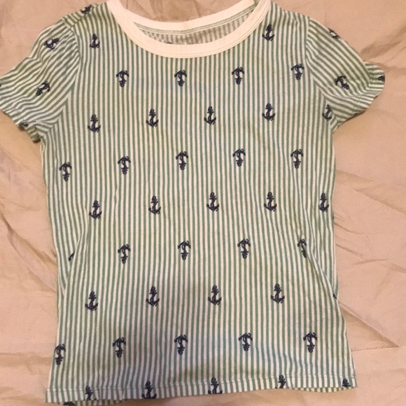CLOSET CLOSING Urban Outfitters Tee - Picture 1 of 2