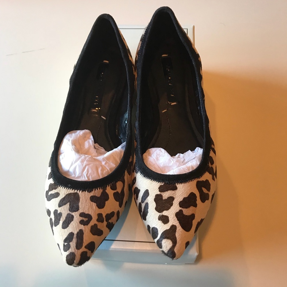 Bcbgmaxazria leopard leather flats .MA Thayer