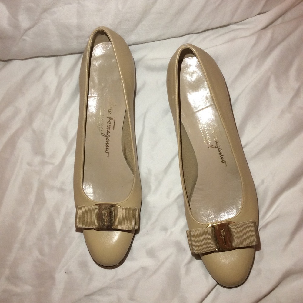 SALVATORE FERRAGAMO Pumps Leather / Vara Bow