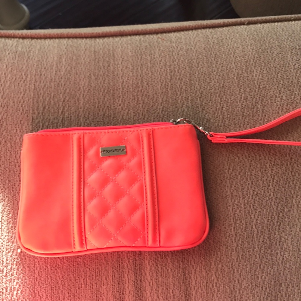 Express wristlet