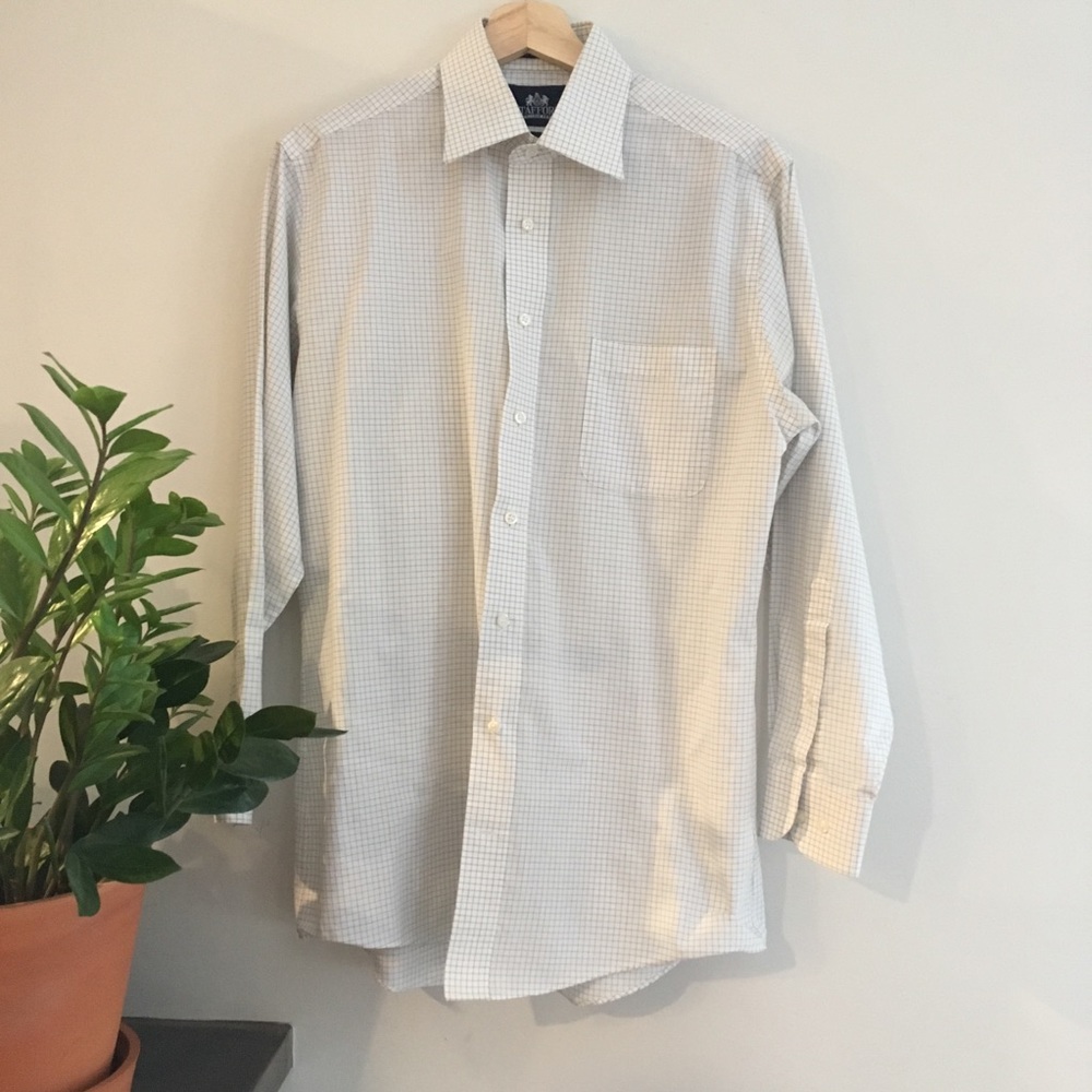 Fitted dress shirt