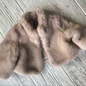 ✨Host Pick✨Gap Faux Fur Jacket