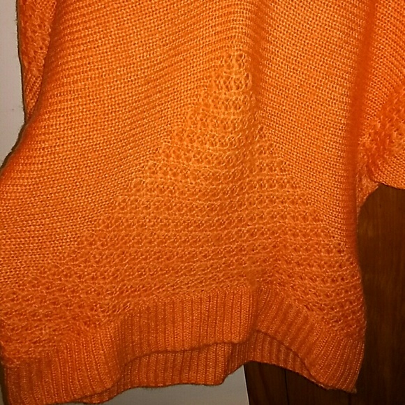 Sweater - Picture 4 of 7