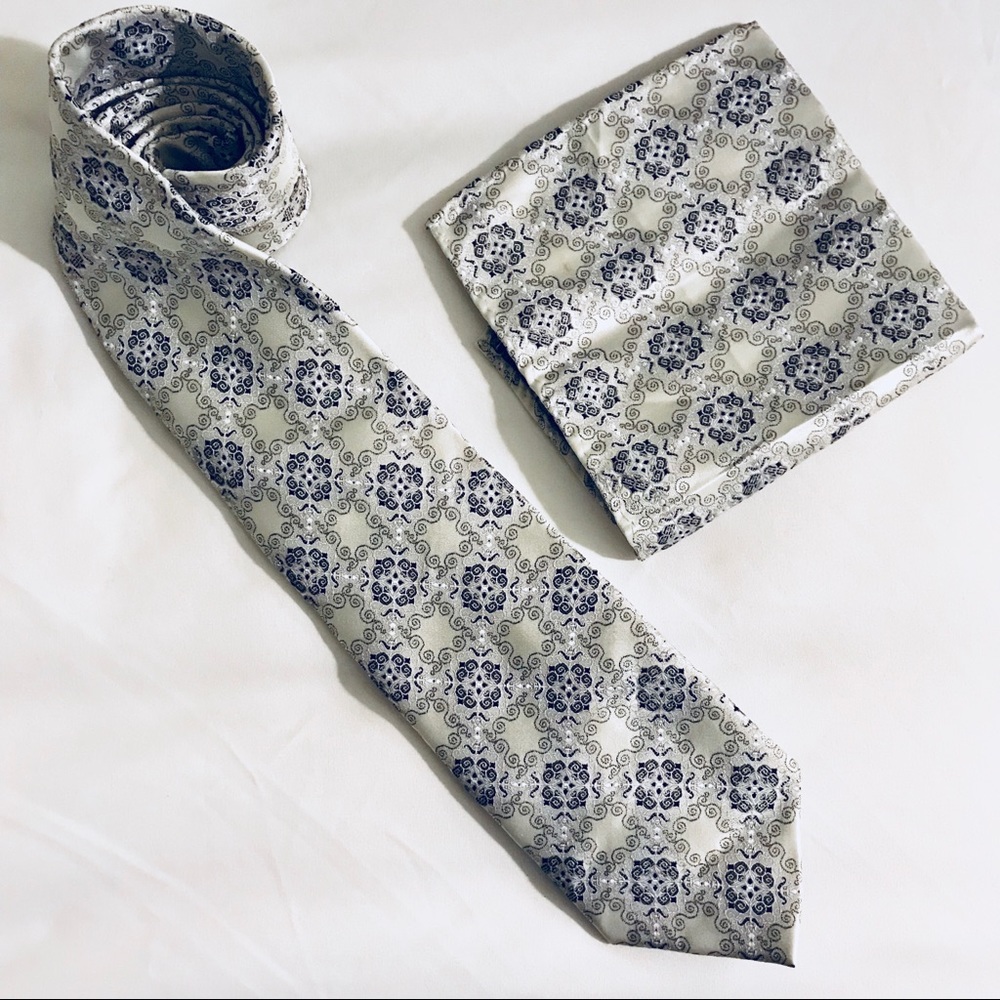 💯% Silk Tie & Handkerchief Set