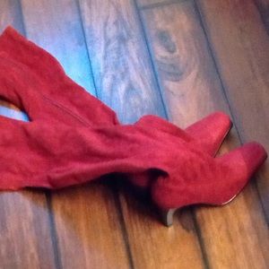 Over-the-knee zip-up boot