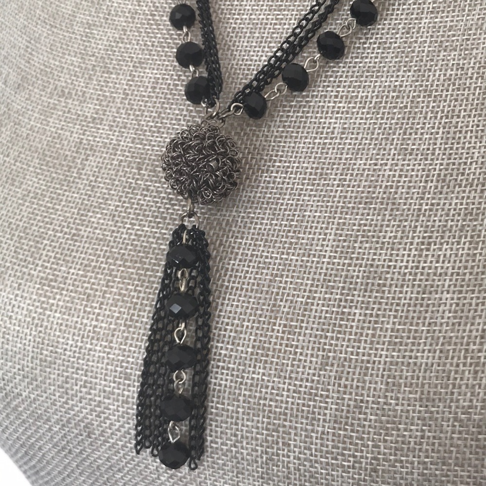 Black beads collar