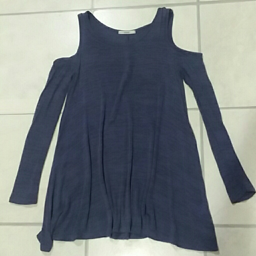 Cold shoulder long sleeve top