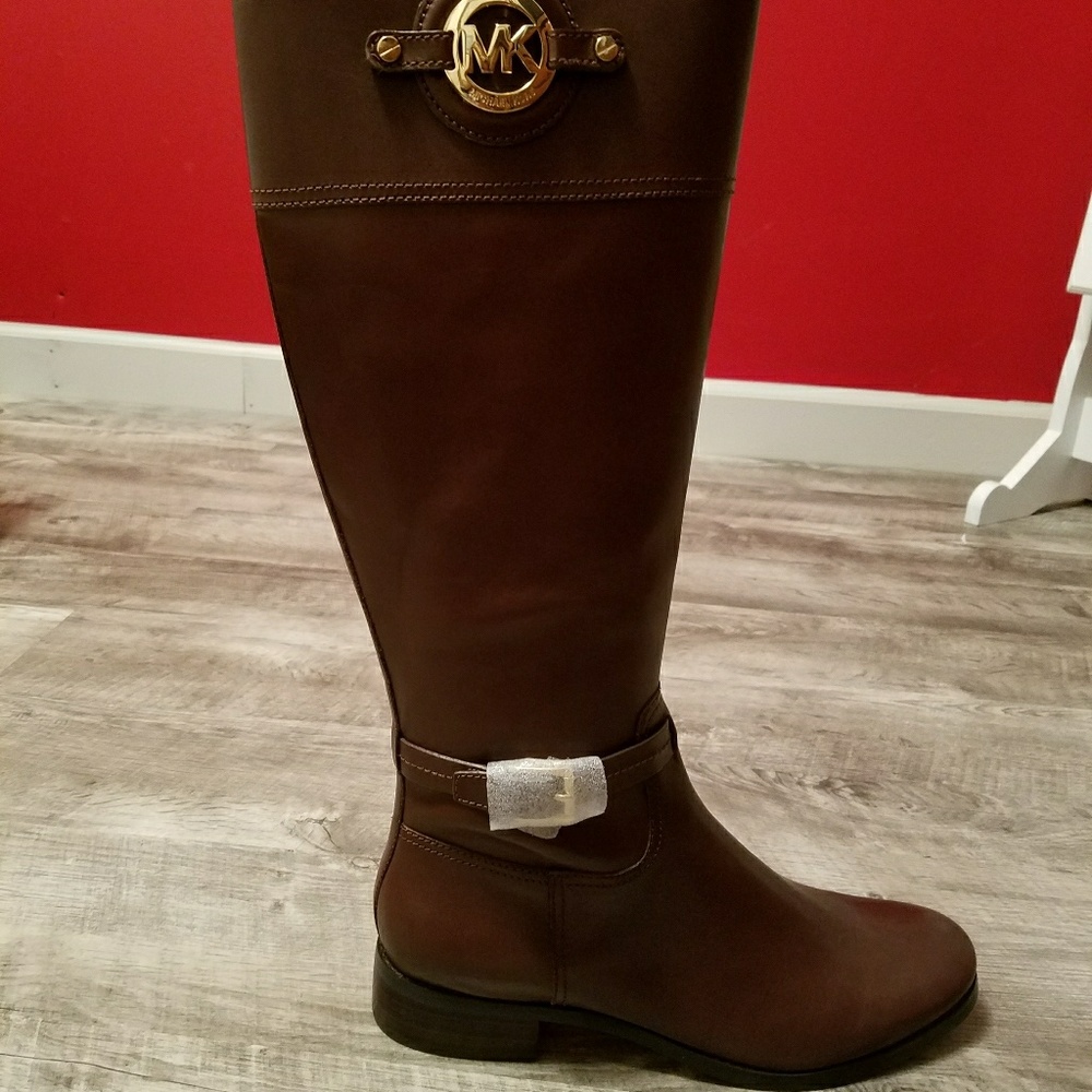 Micheal Kors Boots