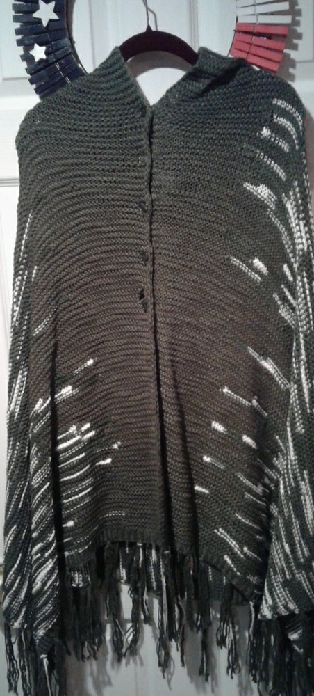LuLaRue "MIMI" Poncho/Scarf NWT