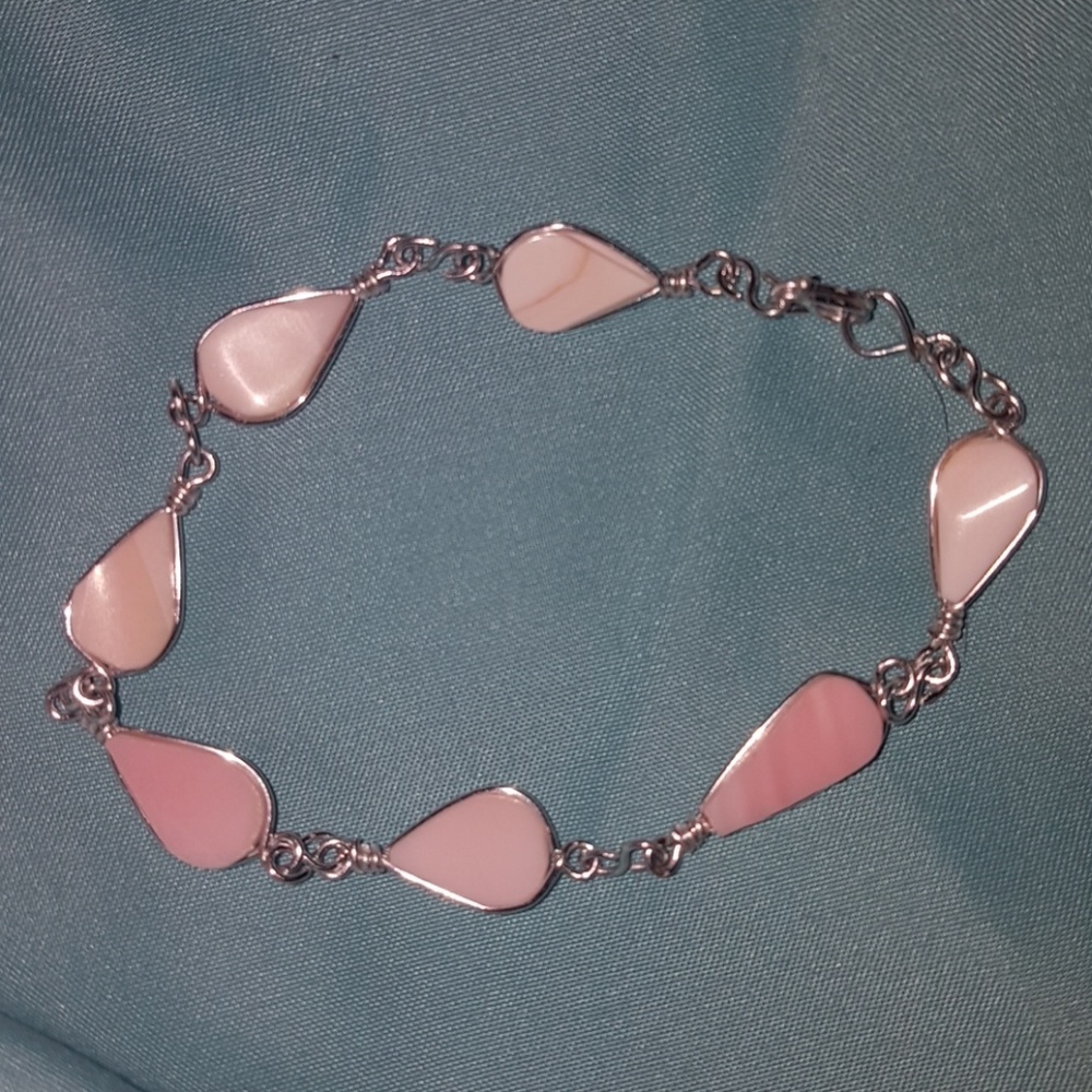 Peach/pink bracelet