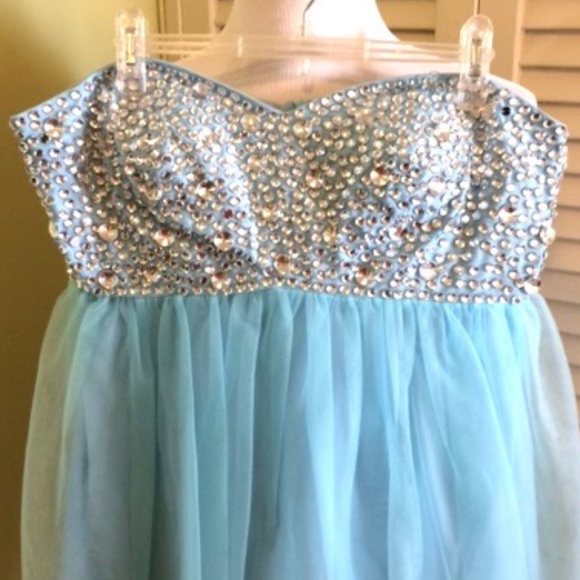 *DONATED* Beaded Powder Blue Prom Dress, 16 - Picture 3 of 6
