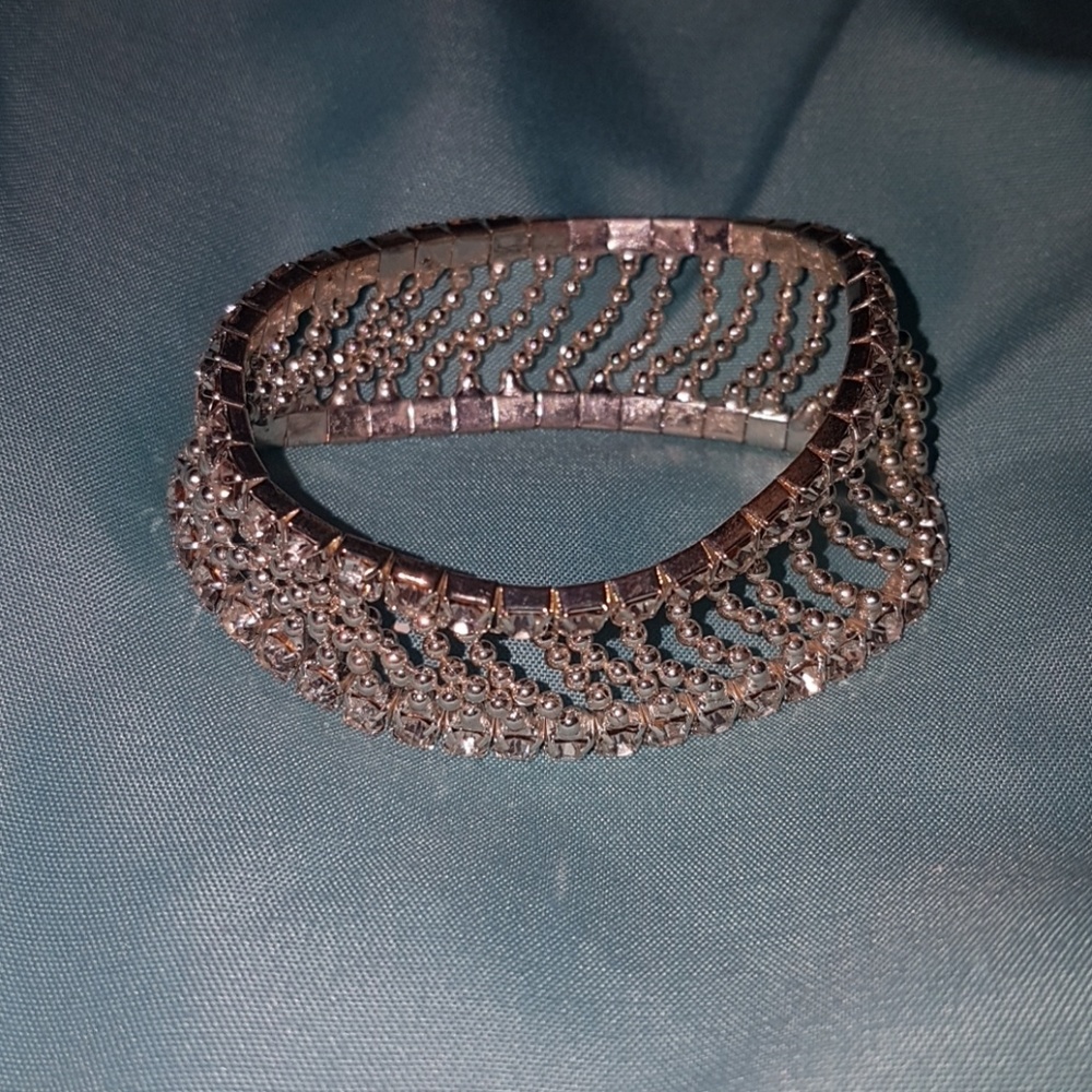 Stretchy prom bracelet