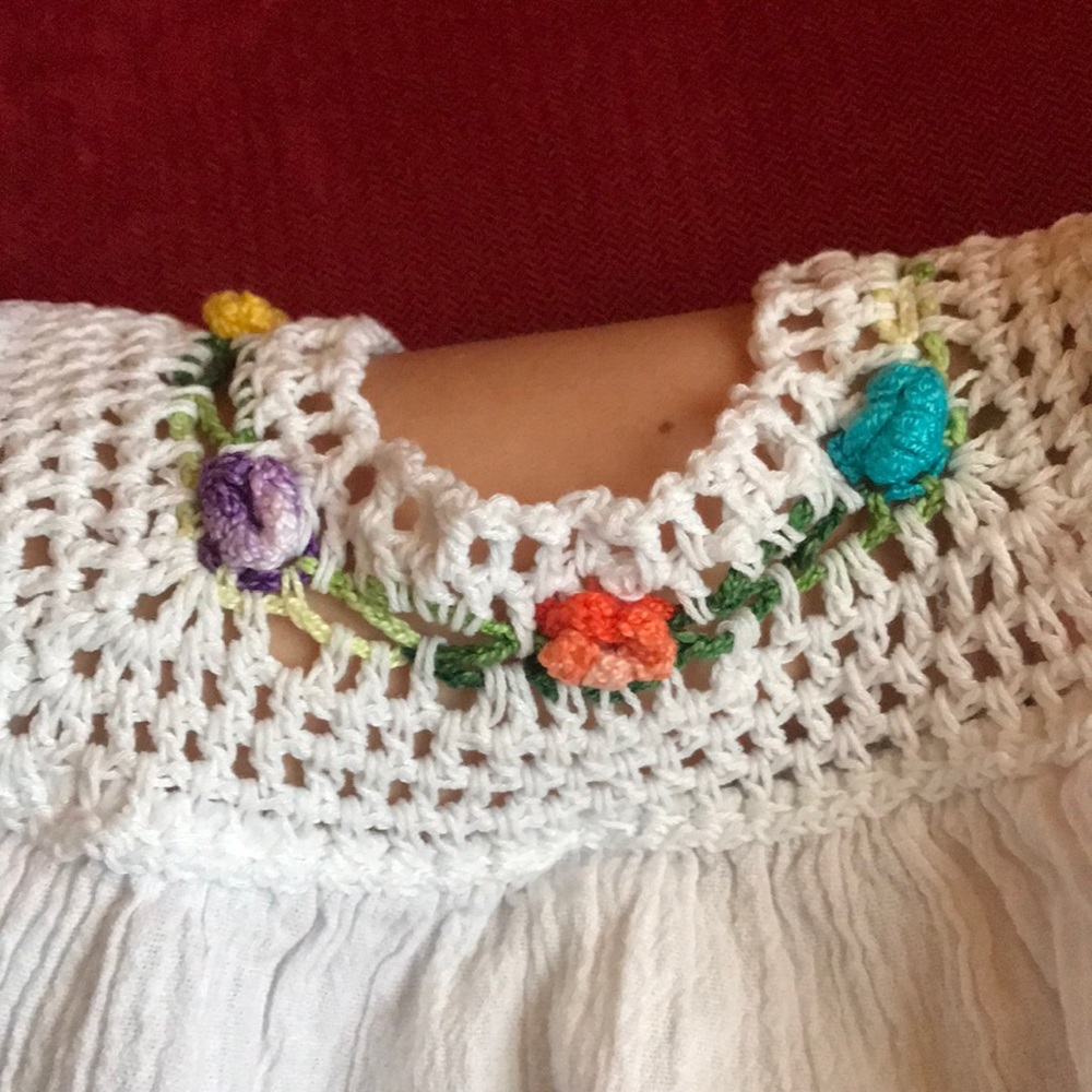 Embroidered blouse - Picture 4 of 4