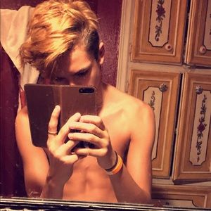 Meet your Posher, Mark