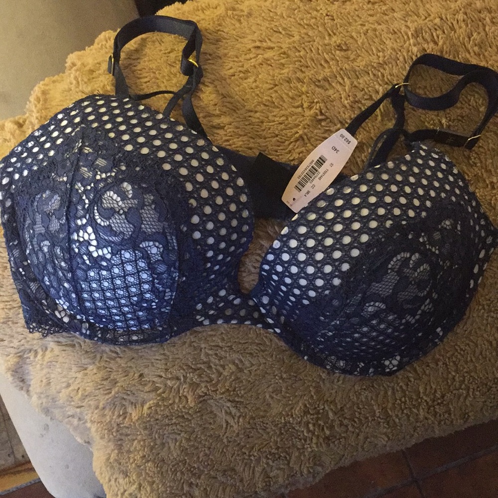 Victoria’s Secret Very Sexy Push-Up 34D NEVER WORN