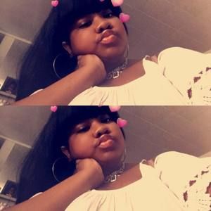 Meet your Posher, Dominique