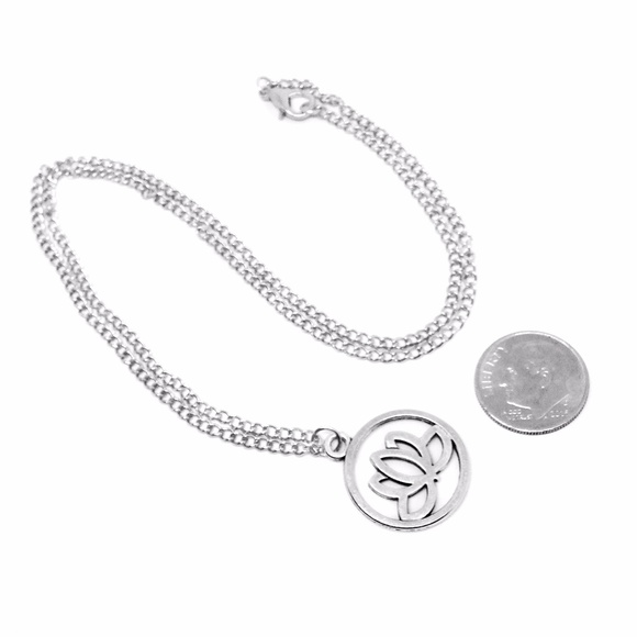 Necklace Lotus Flower Circle - Picture 2 of 4