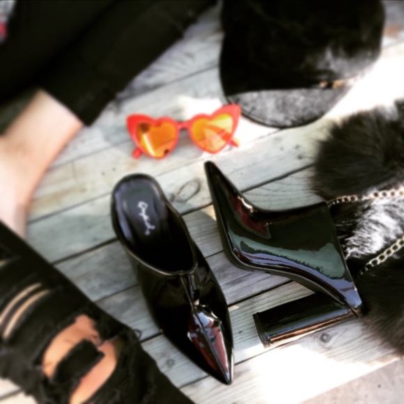 LAST PAIR!!//The Atomic Blonde// Black Mule - Picture 4 of 7